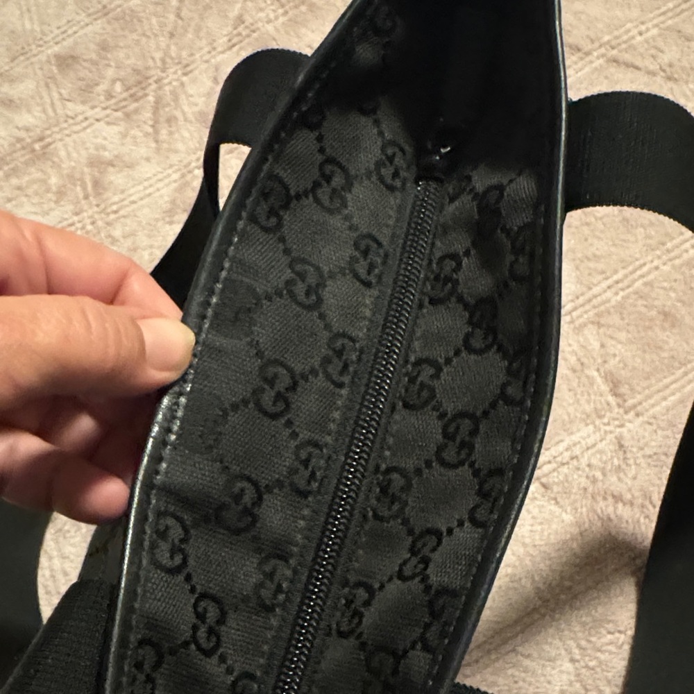 Vintage Gucci GG Canvas & Leather Shoulder Bag — Early 2000s - Picture 11 of 17
